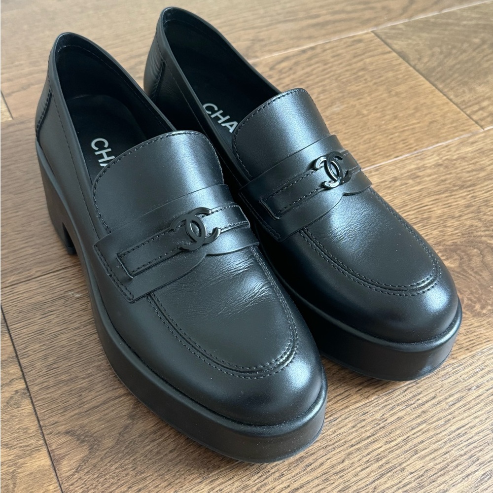Chanel Black Leather Women’s Loafers